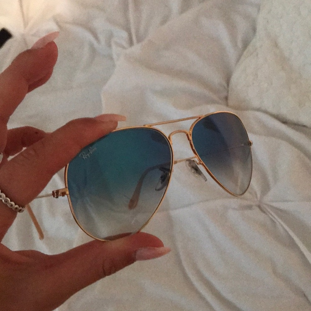 Women’s Ray Ban- Aviator style! - Picture 3 of 8